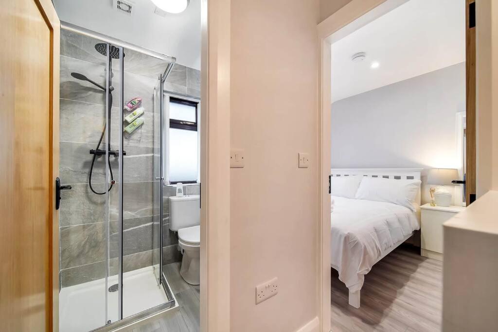 Ardoyne Lodge 'Sleeping 4 Guests' Belfast Eksteriør bilde